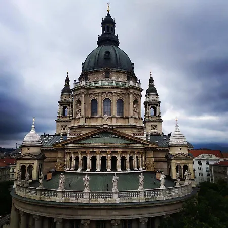 Helena With View On St. Stephan's Basilica Appartamento *