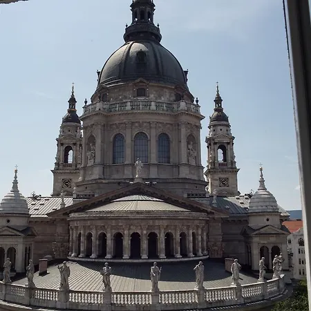 Helena With View On St. Stephan's Basilica