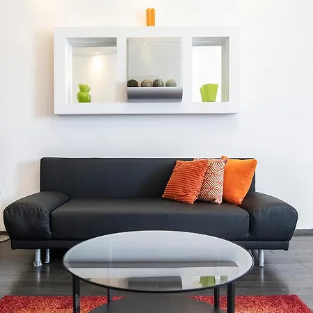 Helena With View On St. Stephan's Basilica *