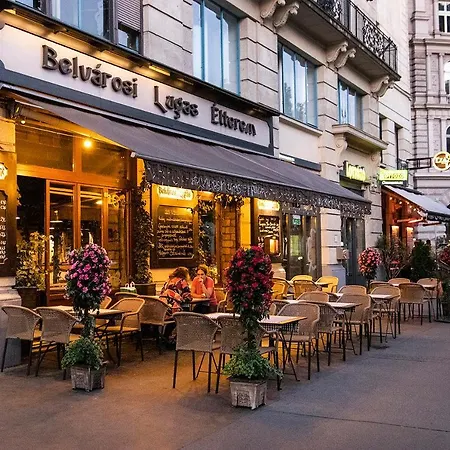 아파트 Helena With View On St. Stephan's Basilica