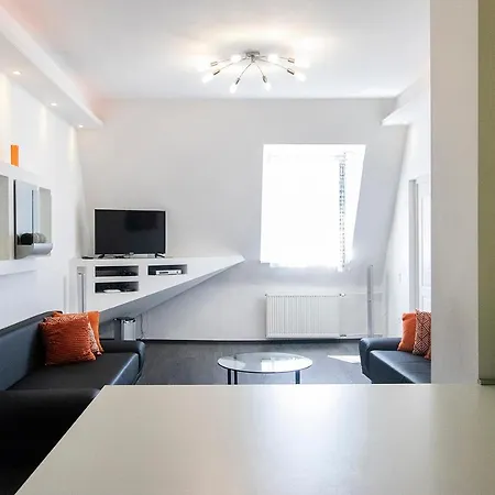 Helena With View On St. Stephan's Basilica