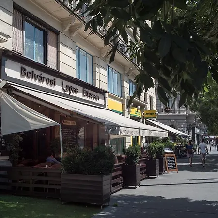 Helena With View On St. Stephan's Basilica